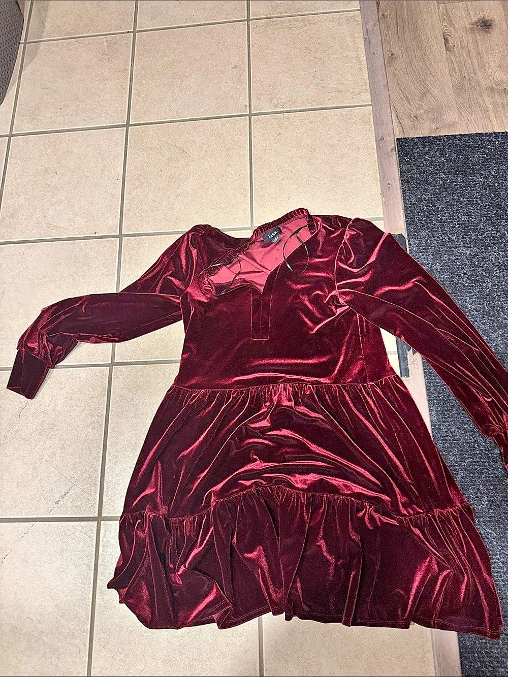 MSK the Label Burgundy Velvet Long Sleeve Dress